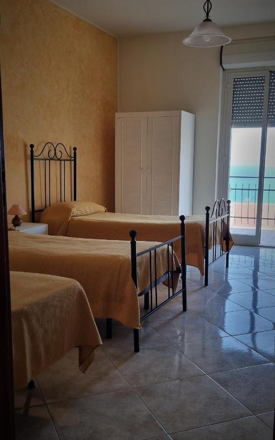 Delle Rose Bed & Breakfast Cefalu Bagian luar foto