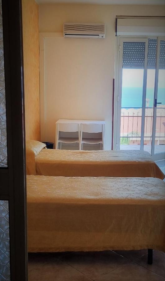 Delle Rose Bed & Breakfast Cefalu Bagian luar foto